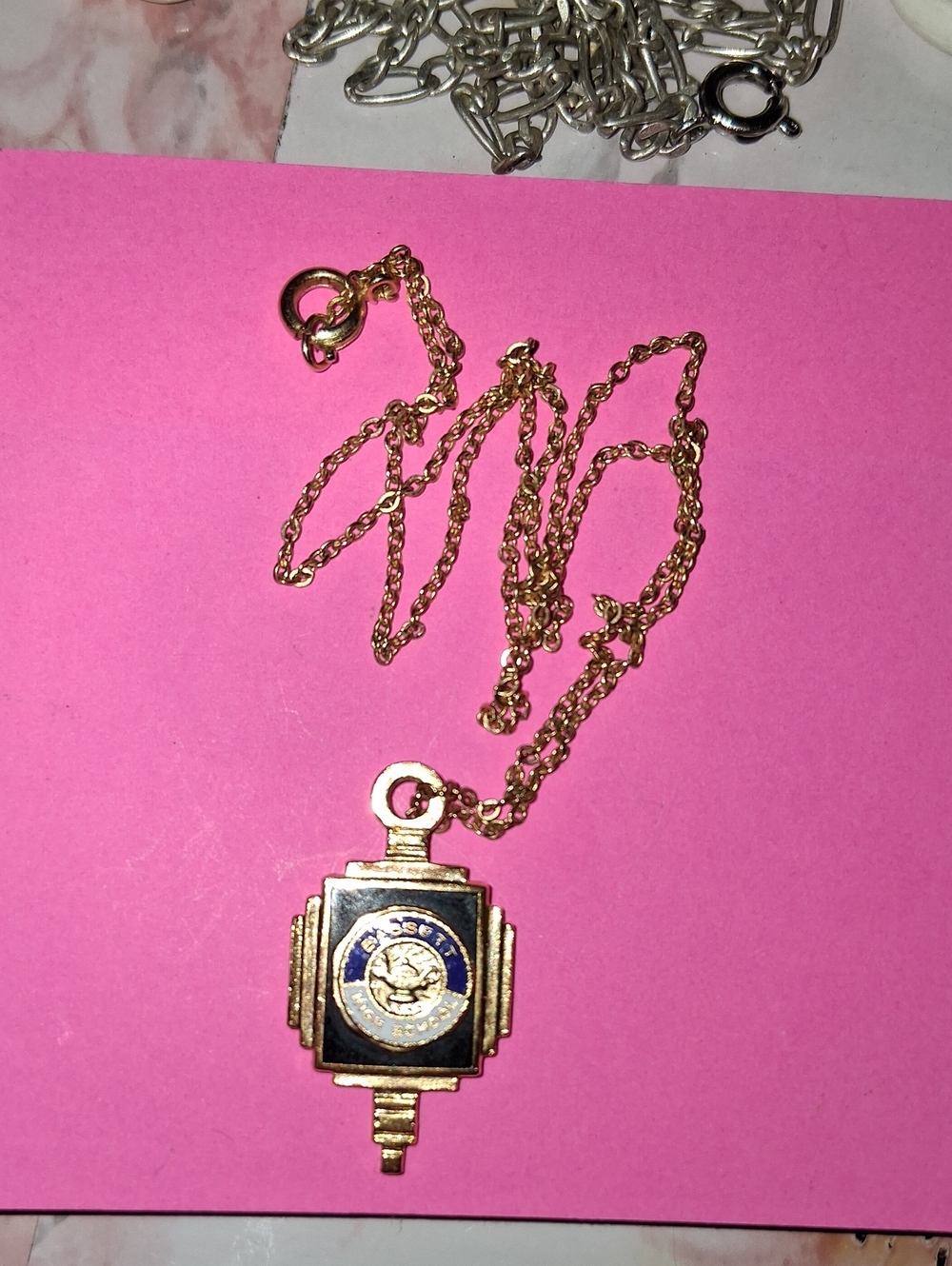 Gold and Navy Vintage-Style Pendant Necklace Kin